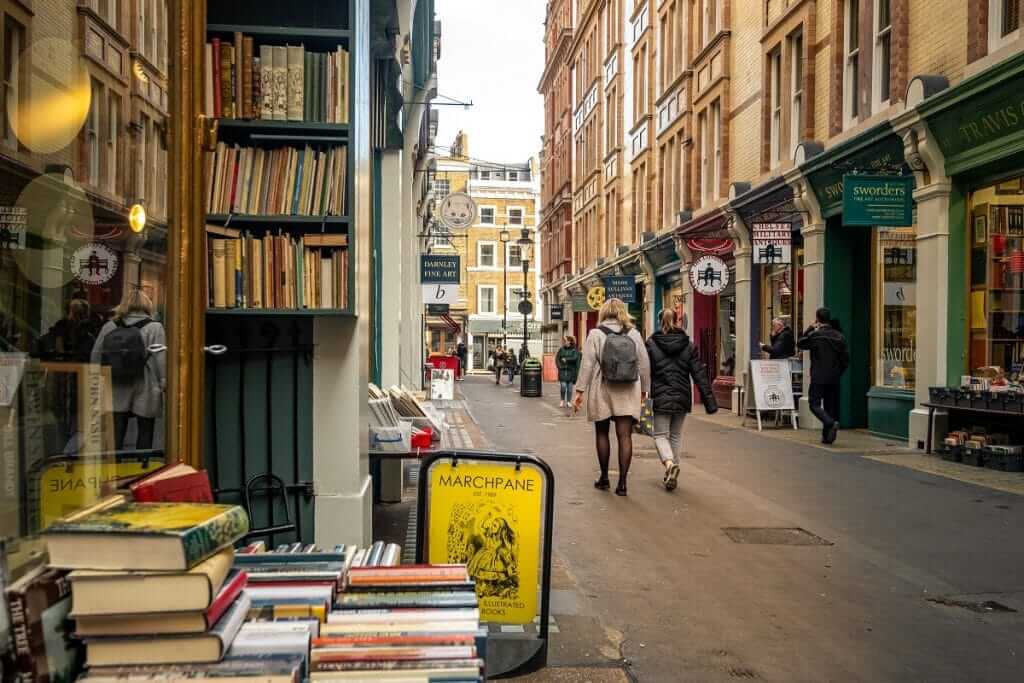 London, street, books.