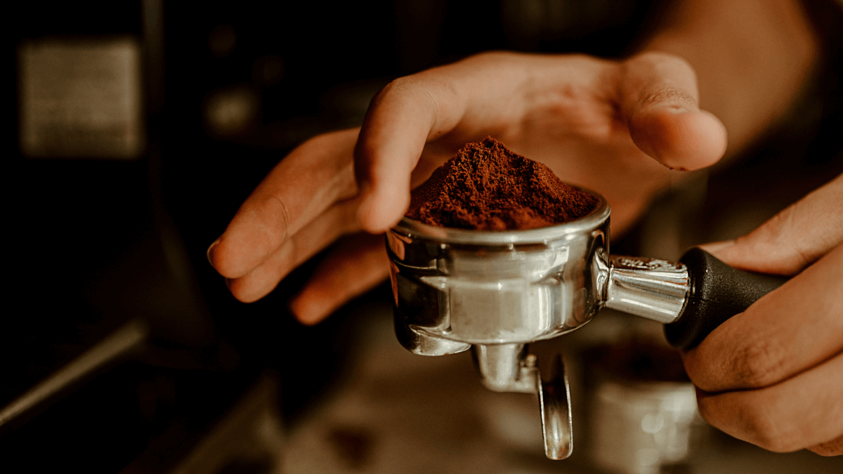 London Barista, pouring, coffee, espresso machine