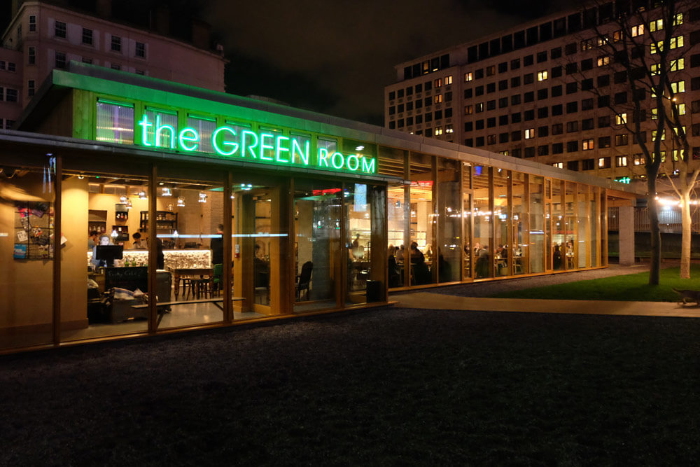 The green lounge is a restaurant in paris.